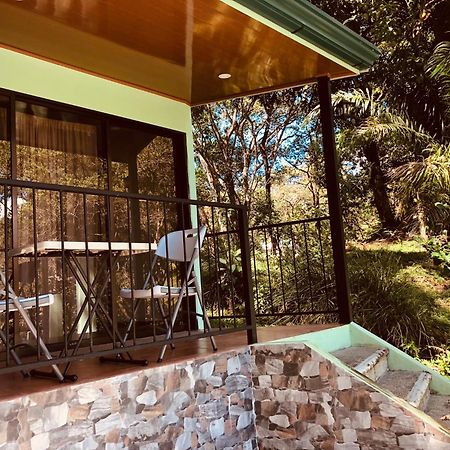 Casa Encantada Offers You Two-Bedroom House, 1 Tiny Apartment & 3 Double Rooms Manuel Antonio Esterno foto